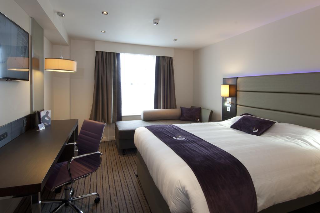 Premier Inn London Lewisham Δωμάτιο φωτογραφία